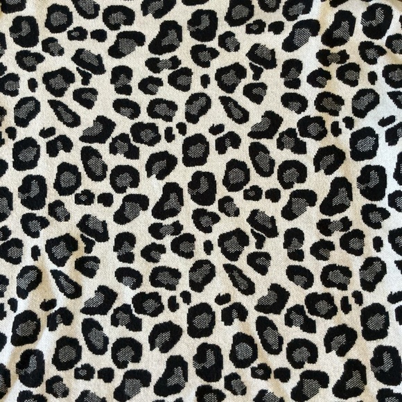 Tahari Monochrome Leopard Print Mock Turtleneck Sweater - Picture 2 of 9
